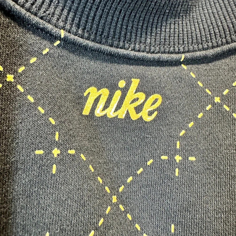 Nike Cropped Sweatshirt Women Medium‎ Black Stitched Glitter Diamond Streetwear